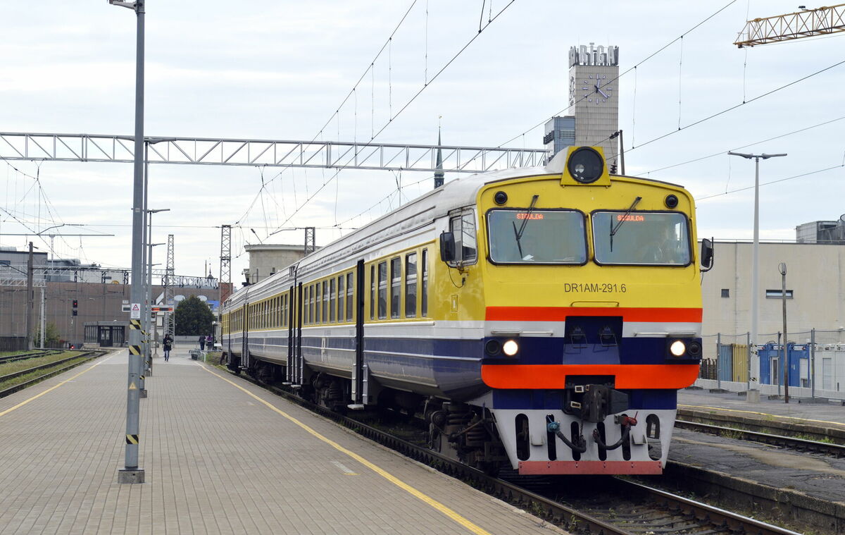 Dīzeļvilciens Rīgas Centrālajā dzelzceļa stacijā. Foto: Zanda Seņkova/LETA