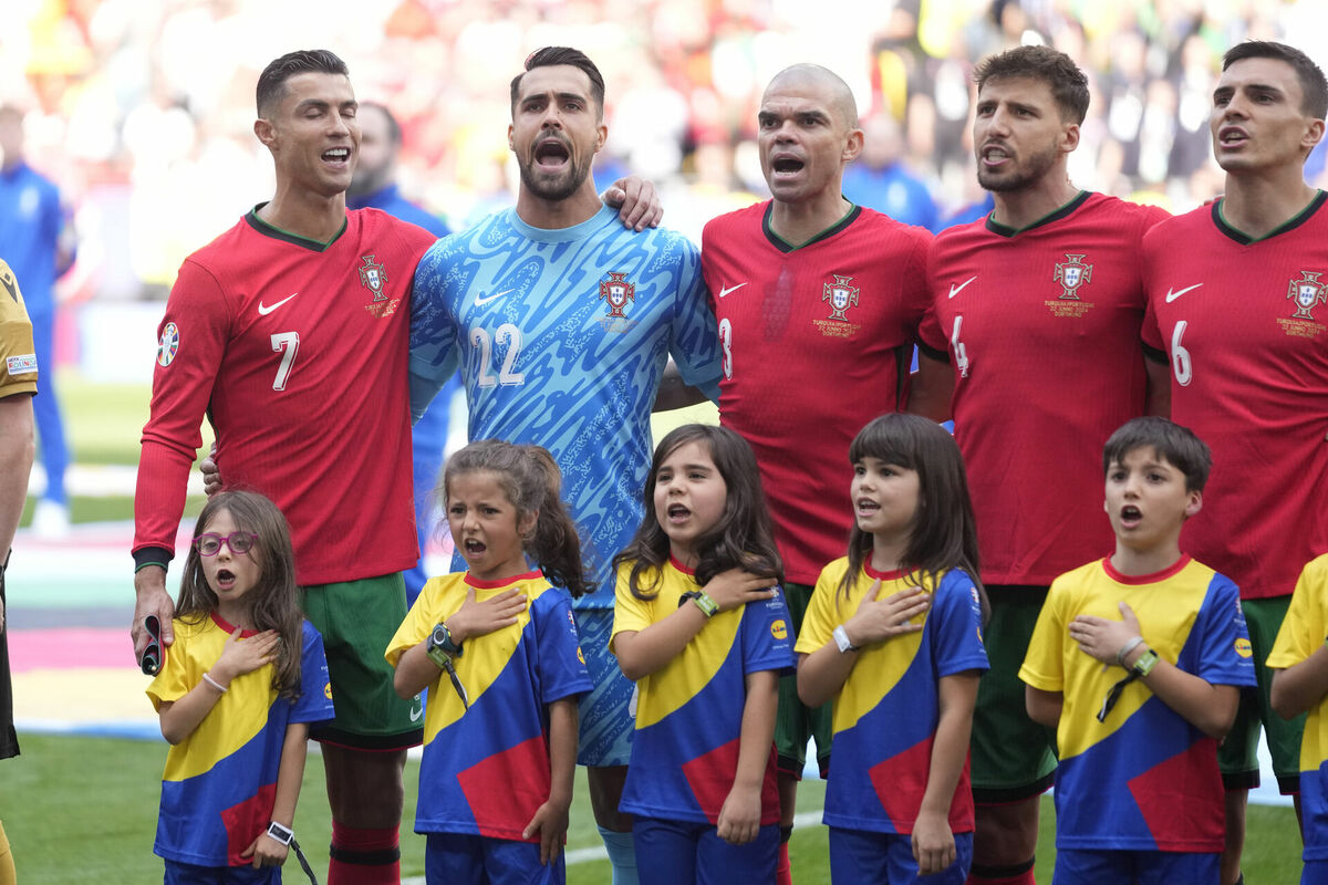 Portugāles izlases futbolisti. Foto: AP Photo/Darko Vojinovic/Scanpix