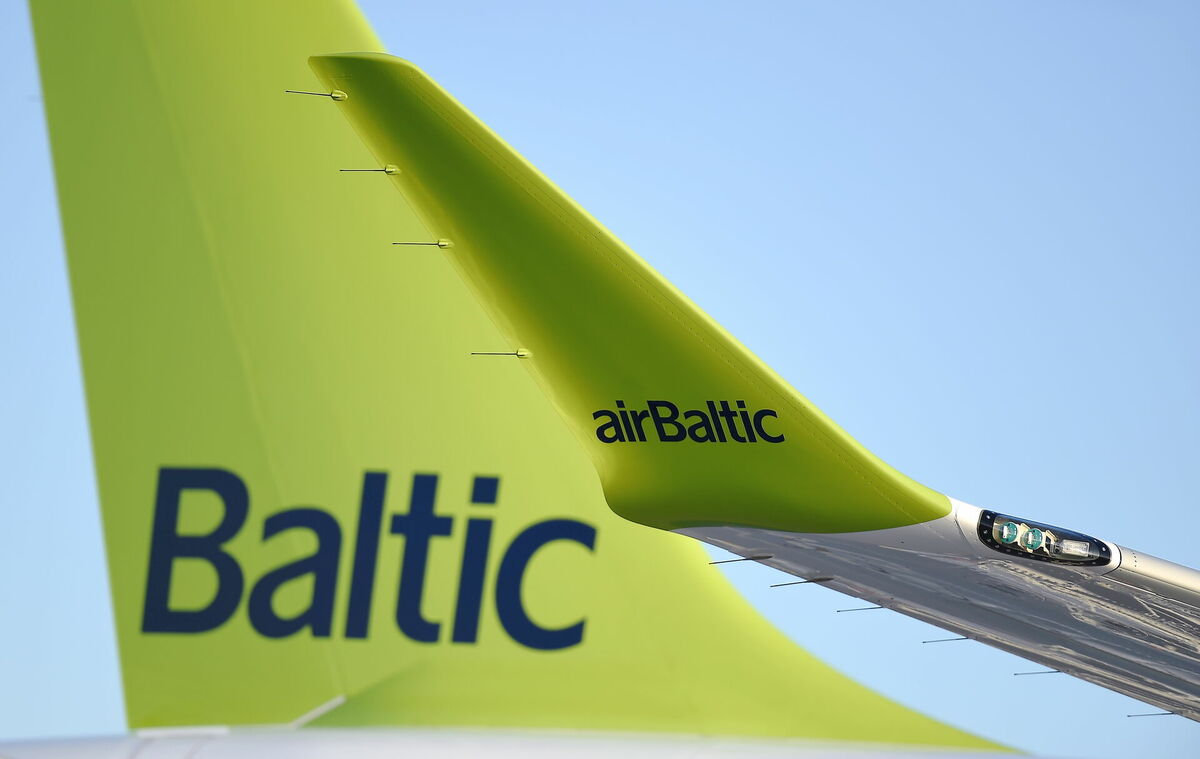 Latvijas lidsabiedrības "airBaltic" lidmašīna. Foto: Ieva Čīka/LETA