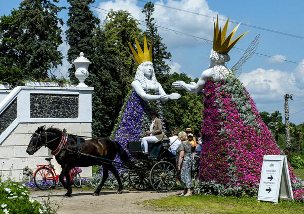 Ziedu festivāls Pakrojas muižā Foto: Pubicitātes