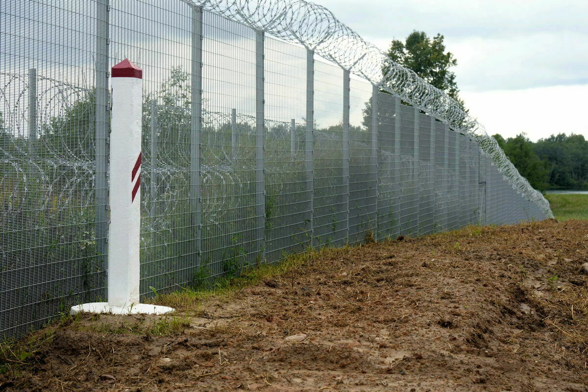 Latvijas-Baltkrievijas robeža. Foto: REUTERS/Ints Kalnins