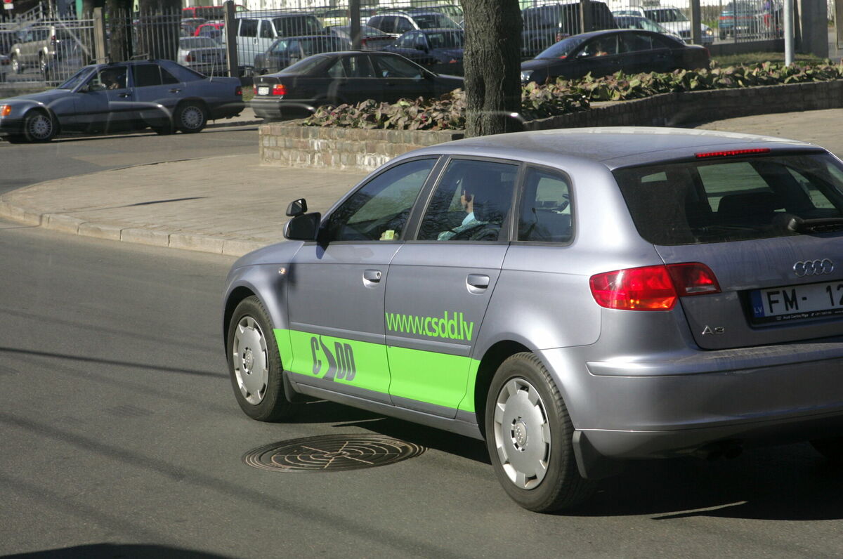 Ceļu satiksmes drošības direkcijas (CSDD) automašīna Foto: LETA