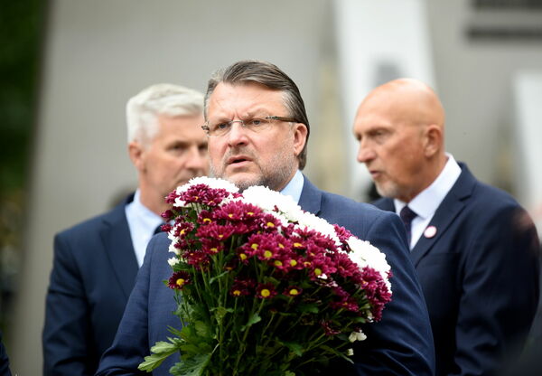 Holokausta upuru piemiņas brīdis.  Foto: Zane Bitere/LETA