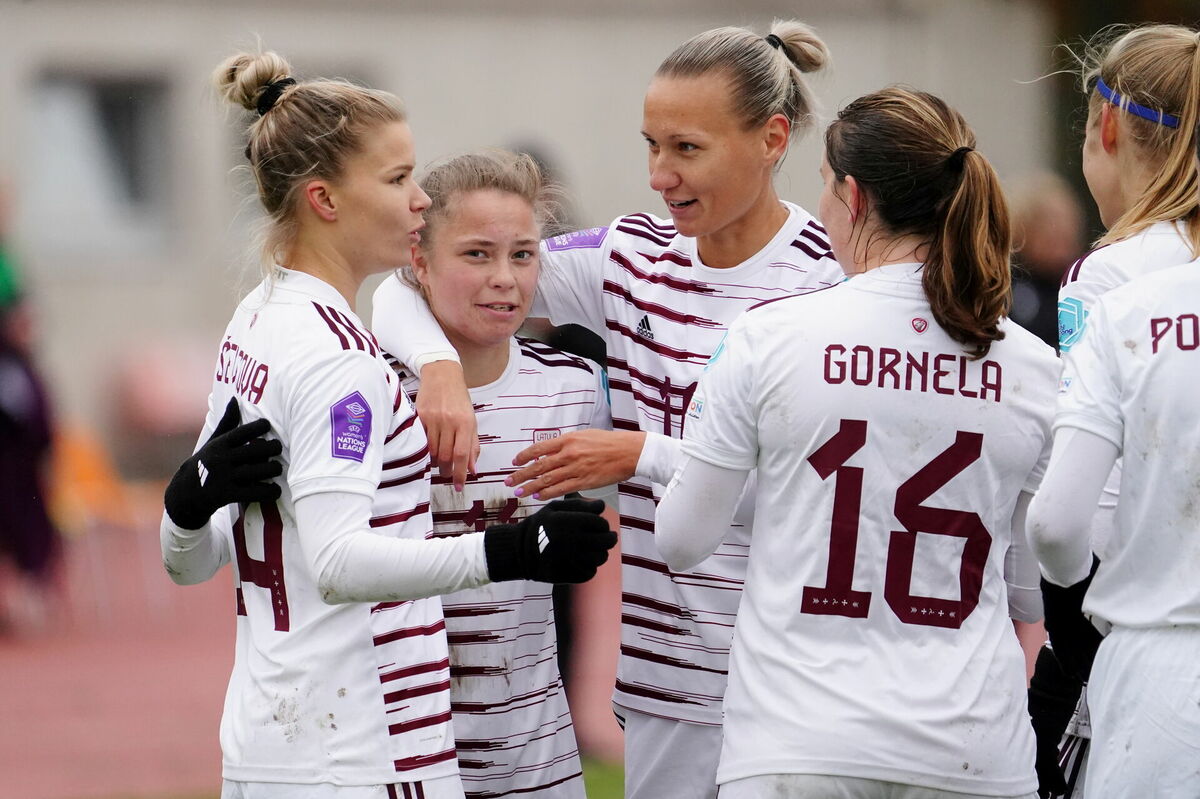 Latvijas izlases futbolistes. Foto: Paula Čurkste/LETA