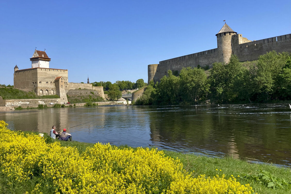 Narvas upe uz Igaunijas-Krievijas robežas. Foto: AP Photo/Jim Heintz