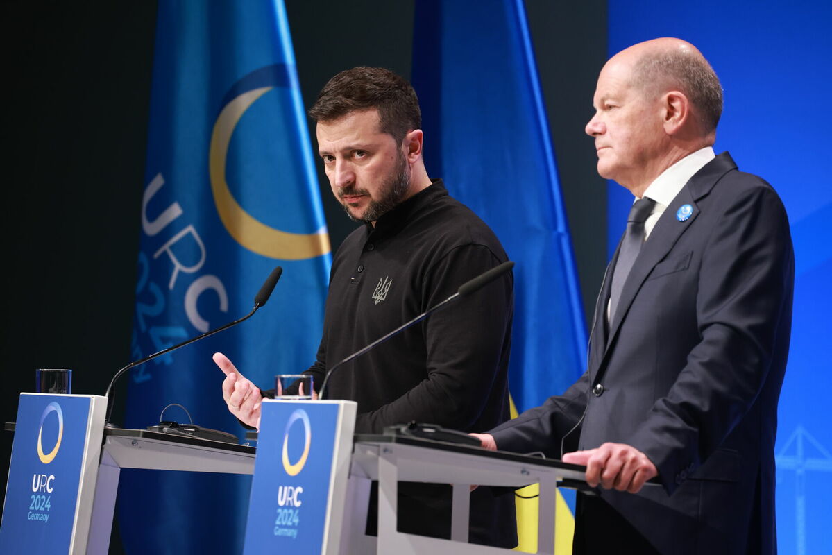 Volodimirs Zelenskis un Olafs Šolcs. Foto: EPA/CLEMENS BILAN/Scanpix