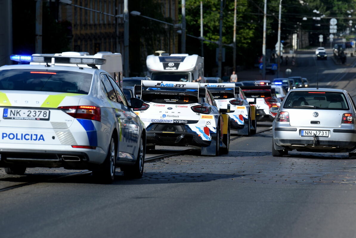 FIA pasaules rallija čempionāta "Tet Rally Latvia" brauciens Rīgā. Foto: Lita Millere/LETA