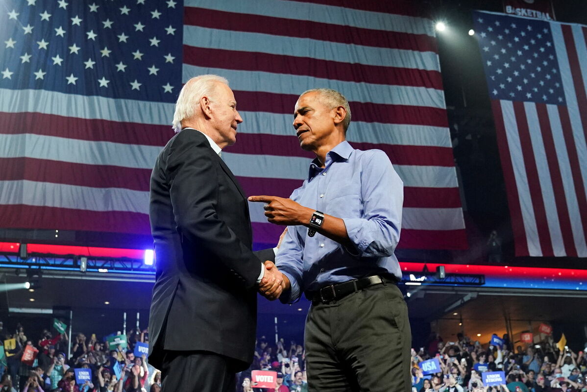 Džo Baidens un Baraks Obama. Foto: REUTERS/Kevin Lamarque