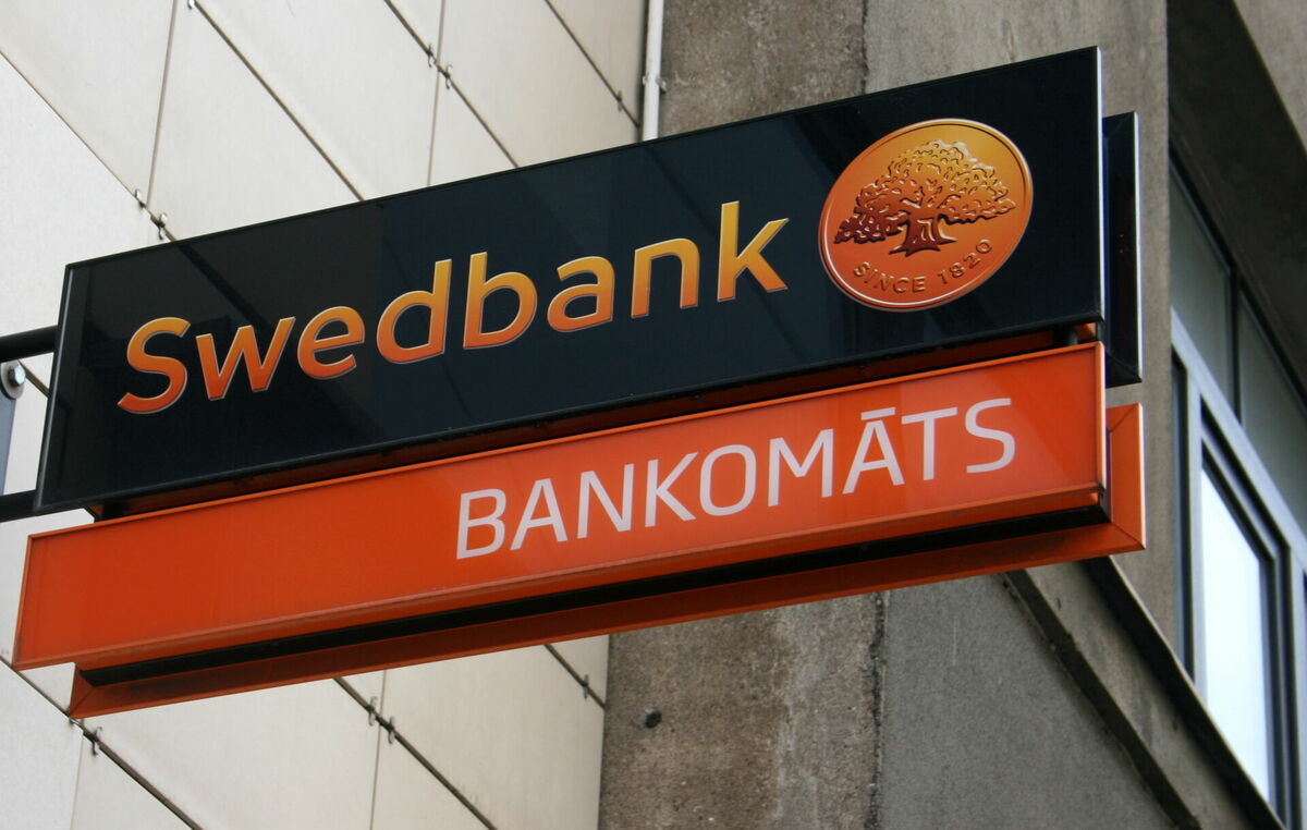 "Swedbank" bankomāta izkārtne Foto: LETA