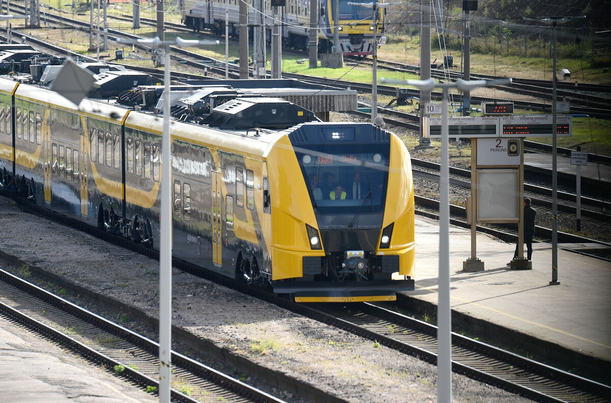 Vilciens Rīgas centrālajā dzelzceļa stacijā Foto: LETA