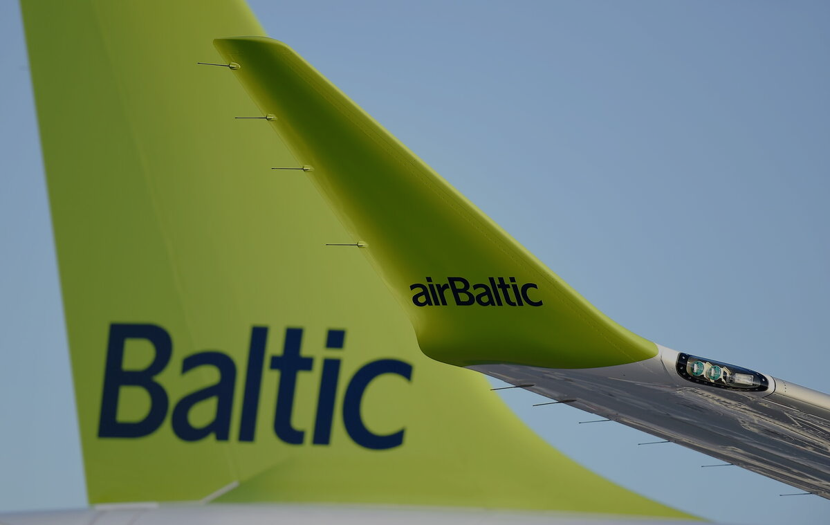 Latvijas lidsabiedrības "airBaltic" lidmašīna. Foto: Ieva Čīka/LETA