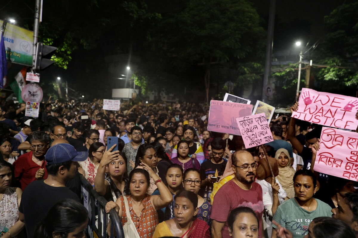 Sieviešu protests Kolkātā, Indijā. Foto: EPA/PIYAL ADHIKARY