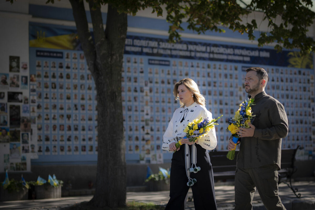 Volodimirs Zelenskis ar sievu. Foto: "X"/ZelenskyyUa