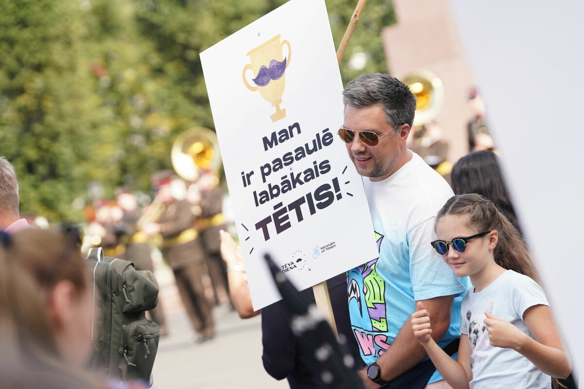 Tēva dienas gājiens. Foto: Edijs Pālens/LETA