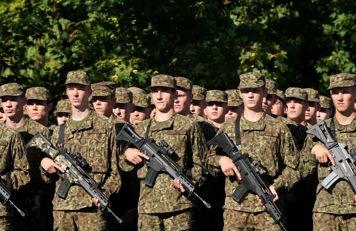 Valsts aizsardzības dienesta un militārās pamatapmācības karavīri. Foto: Edijs Pālens/LETA