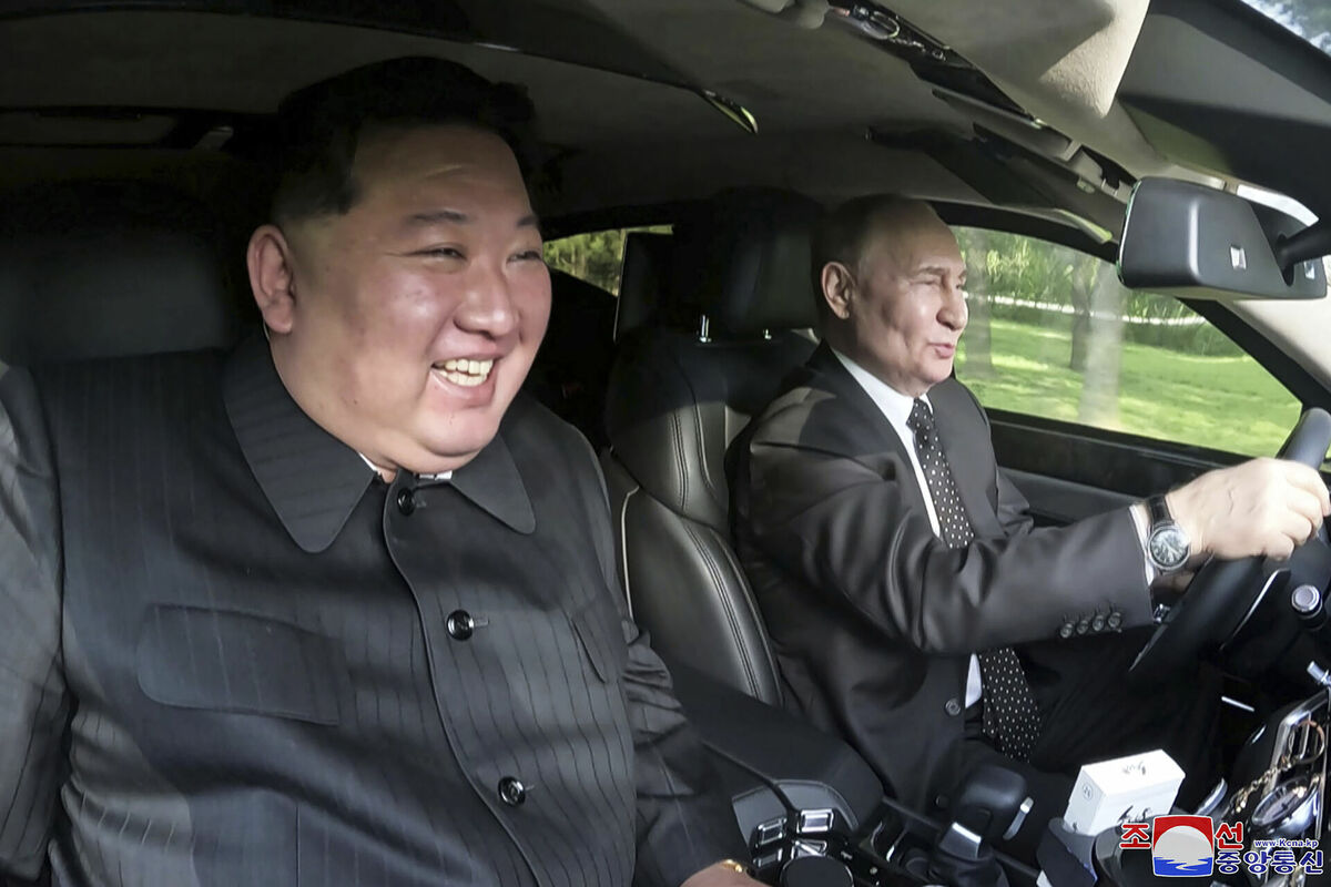 Ziemeļkorejas līderis Kims Čenuns un Krievijas diktators Vladimirs Putins. Foto: Korean Central News Agency/Korea News Service