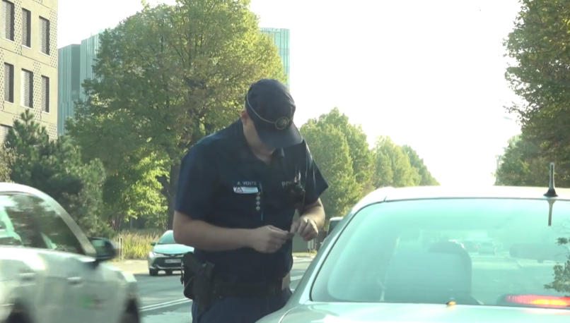 Policijas reids. Foto: Ekrānšāviņš no video