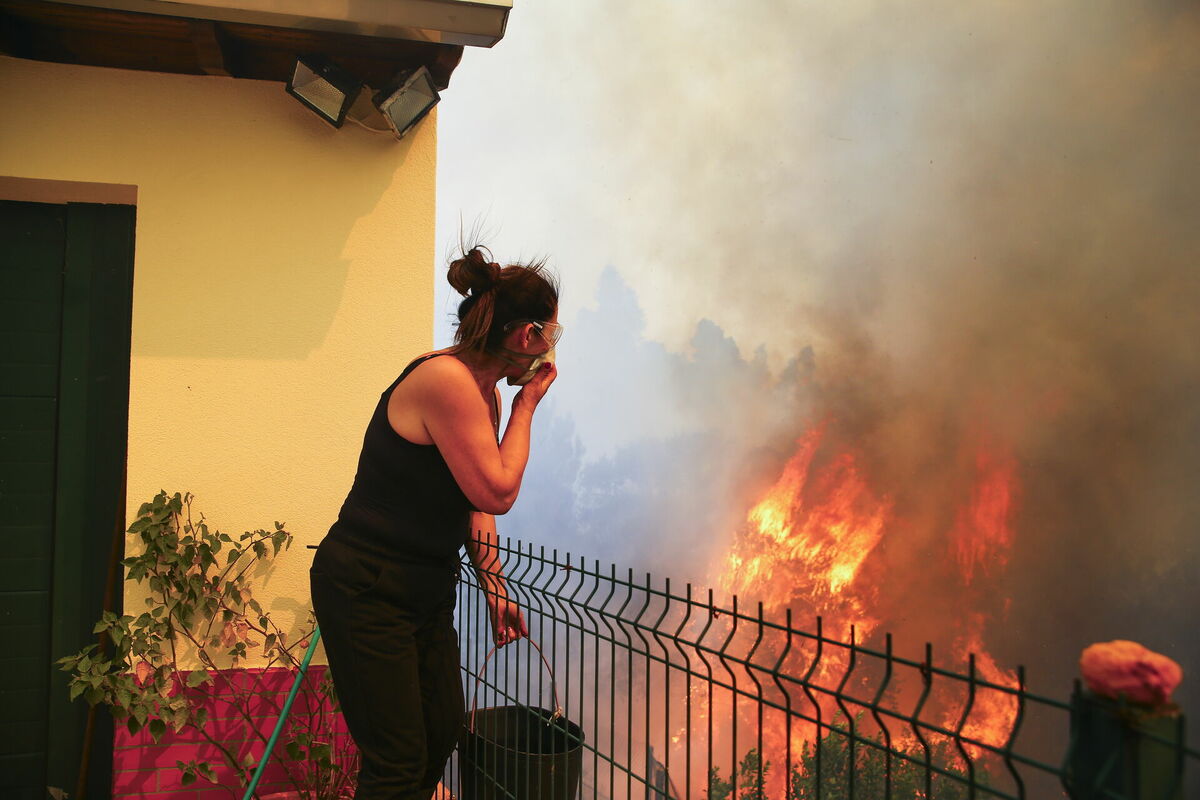 Ugunsgrēki Portugālē. Foto: EPA/PAULO CUNHA/Scanpix