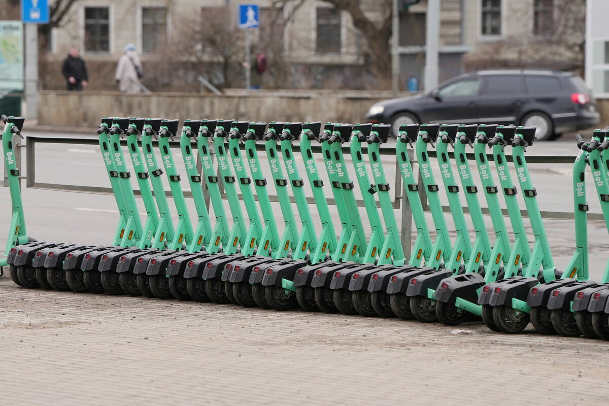 "Bolt" elektriskie skrejriteņi. Foto: Edijs Pālens/LETA