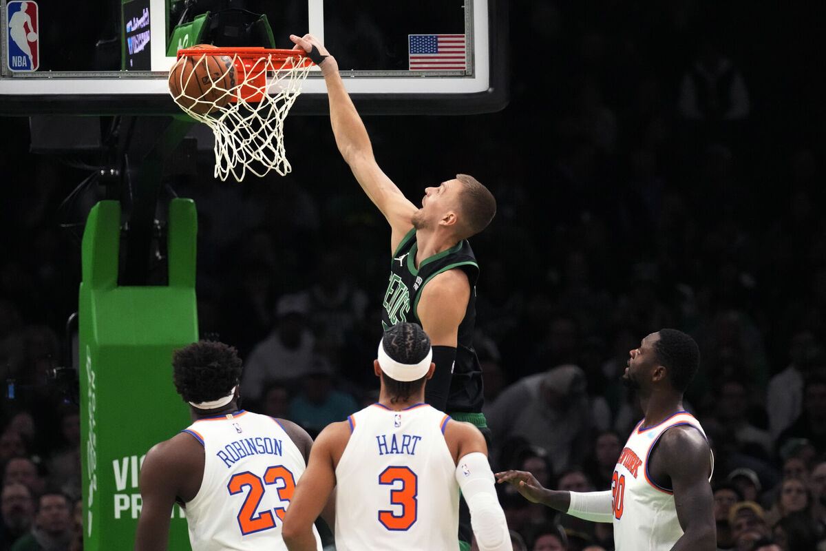 Kristaps Porziņģis pret Ņujorkas "Knicks". Foto: AP Photo/Charles Krupa/Scanpix