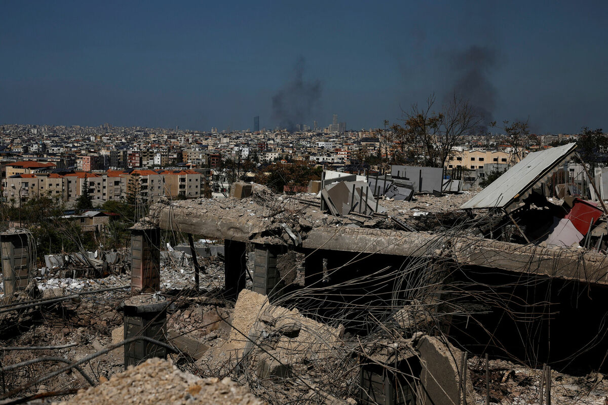 Izraēlas radītie postījumi Beirūtā. Foto: REUTERS/Louisa Gouliamaki