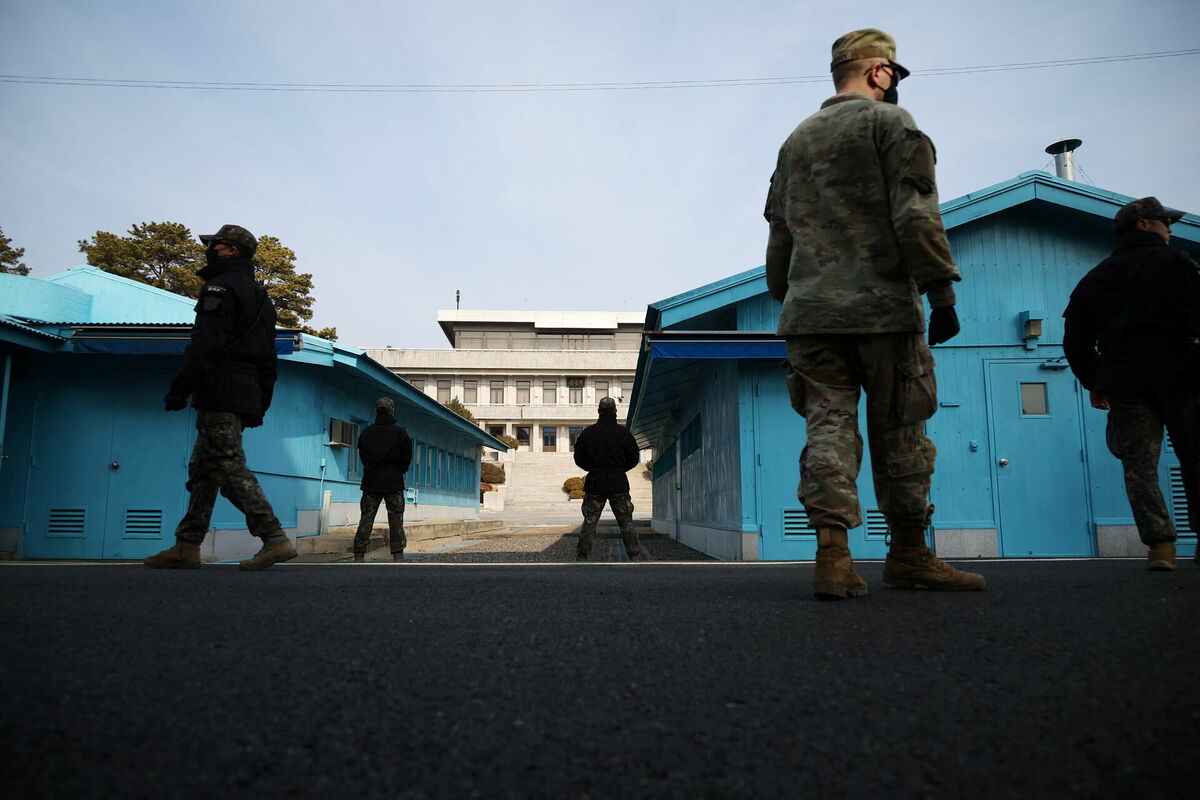 Robežpunkts uz Ziemeļkorejas un Dienvidkorejas robežas. Foto: REUTERS/Kim Hong-Ji