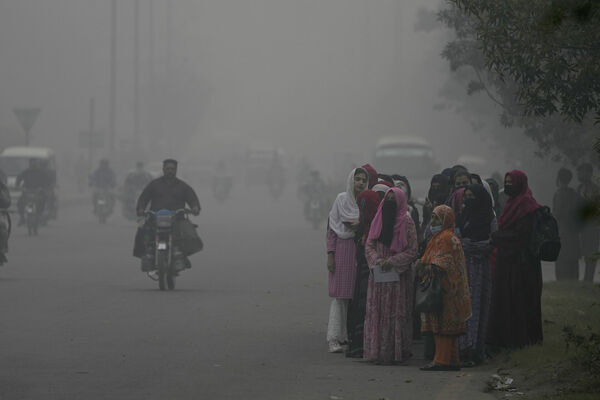 Pakistāna. Foto: scanpix/REUTERS/Quratulain Asim/ AP Photo/K.M. Chaudary/EPA/A. HUSSAIN