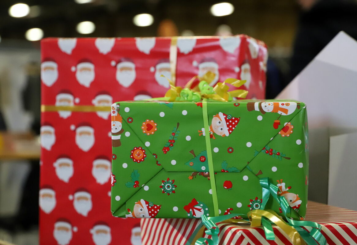 Ziemassvētku dāvana. Foto:  Līga Gredzena/LETA