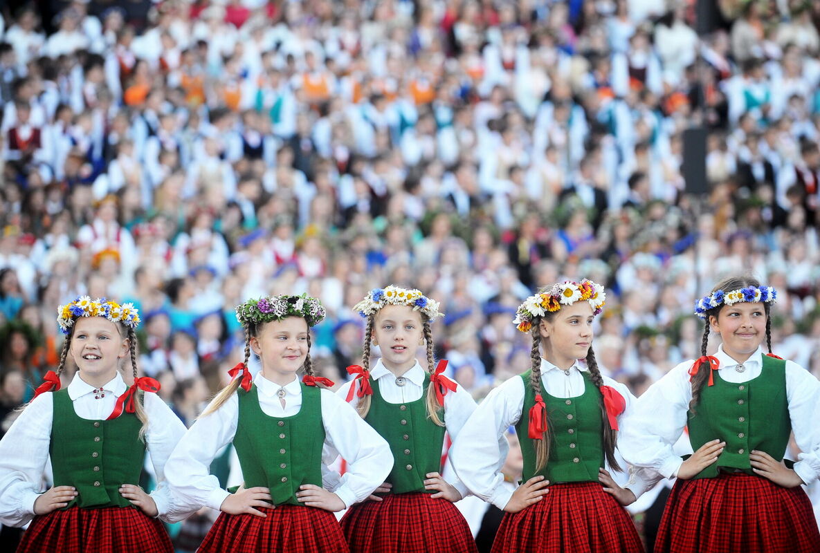 XI Latvijas skolu jaunatnes dziesmu un deju svētku noslēguma koncerts. Foto: Ieva Lūka/LETA