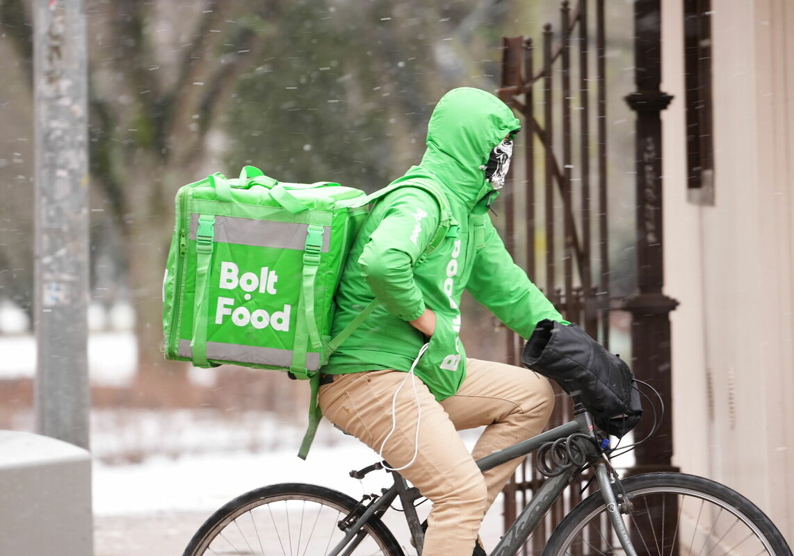 "Bolt Food" kurjers. Foto: Zane Bitere/LETA