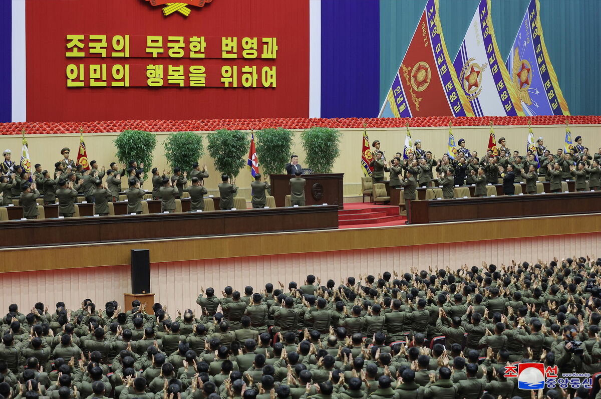 Korejas Tautas armijas (KPA) bataljonu komandieru un politisko instruktoru 4. konferencē Phenjanā, Ziemeļkorejā. Foto: KCNA