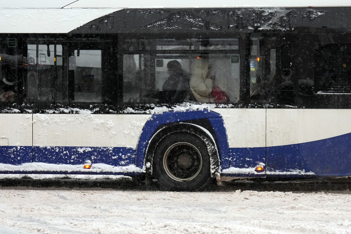 Autobuss ziemā. Foto: Edijs Pālens/LETA