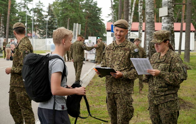 Valsts aizsardzības dienesta jaunieši. Foto: Evija Trifanova, Edijs Pālens/LETA