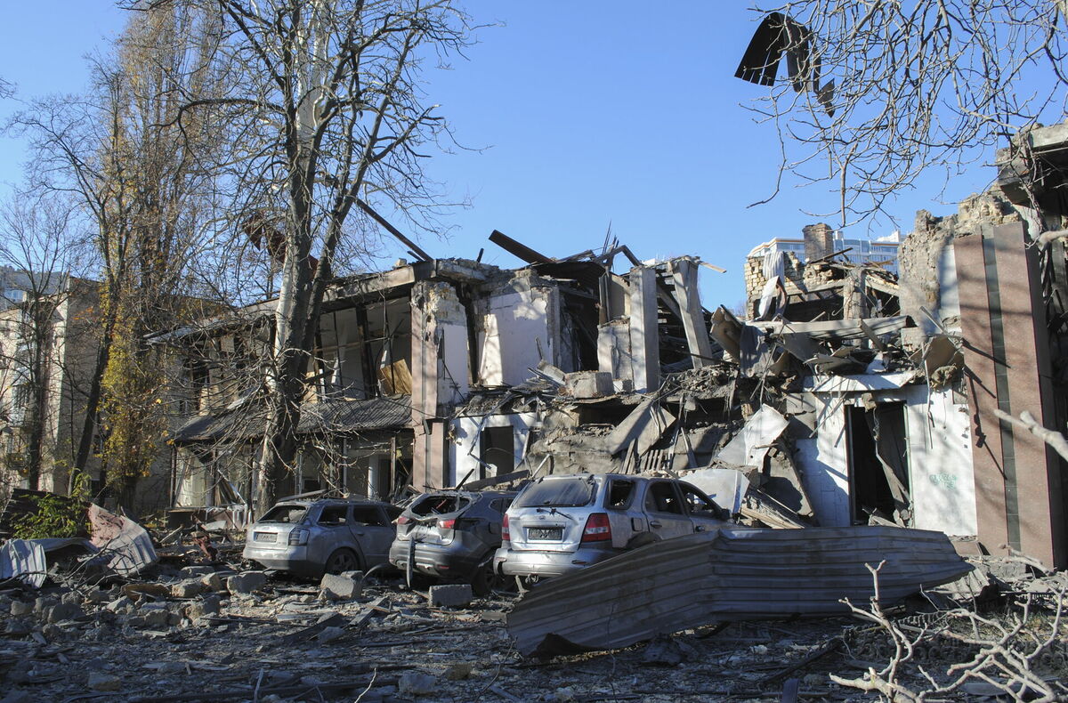 Dronu trieciens Ukrainā. Foto: scanpix/EPA/IGOR TKACHENKO