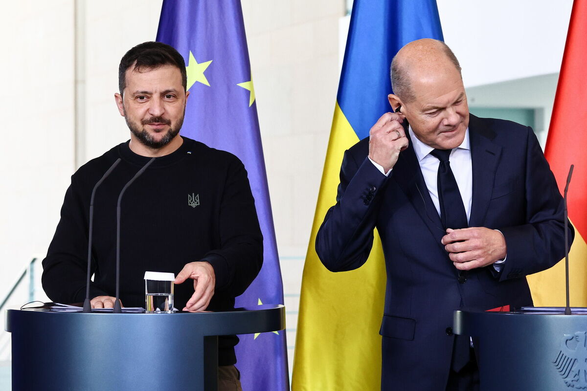 Volodimirs Zelenskis un Olafs Šolcs. Foto: EPA/FILIP SINGER/Scanpix