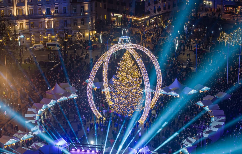 Ziemassvētku egle Vilņā. Foto: publicitātes attēls/Go Vilnius