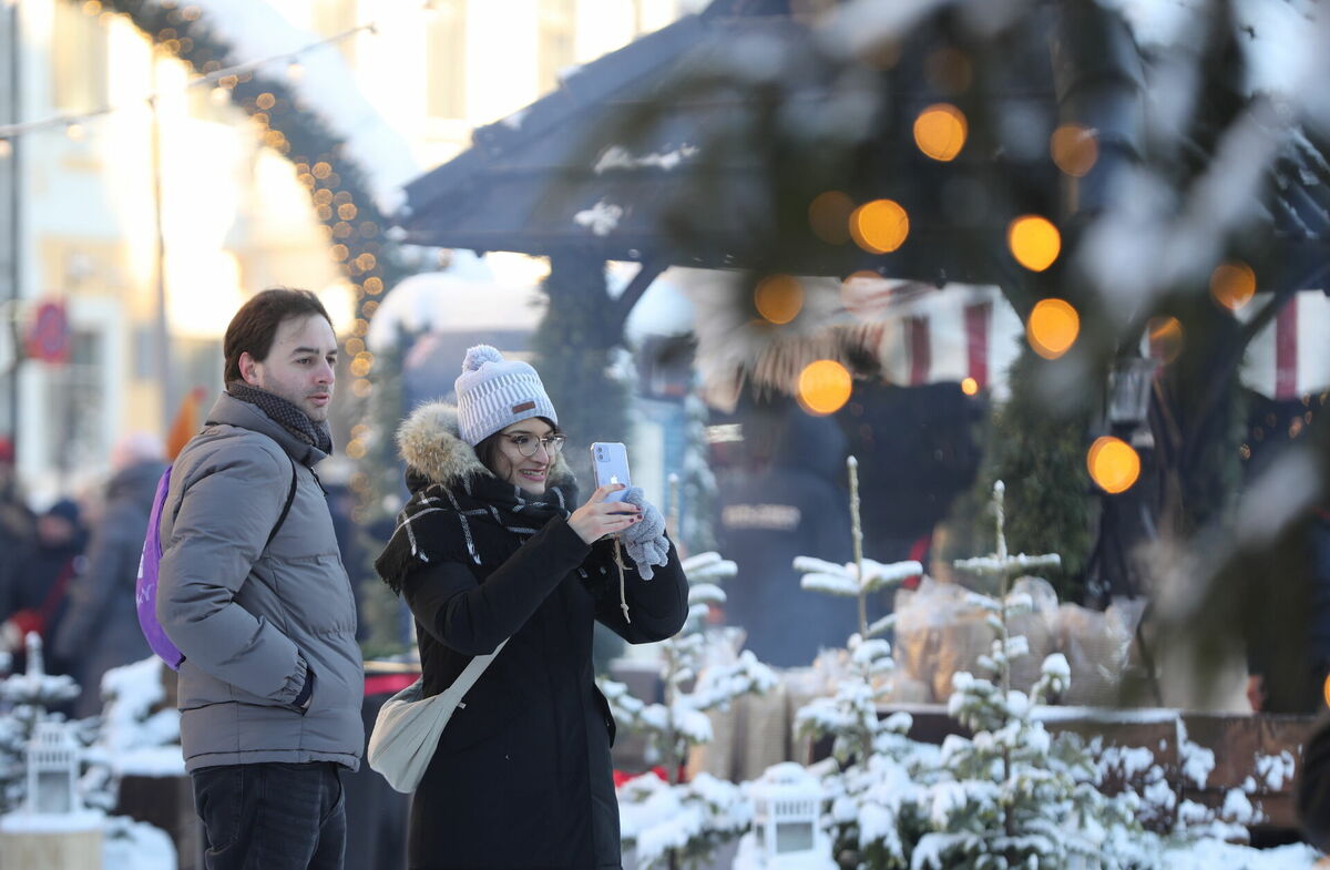 Ziemassvētku tirdziņš Doma laukumā. Foto: Evija Trifanova/LETA