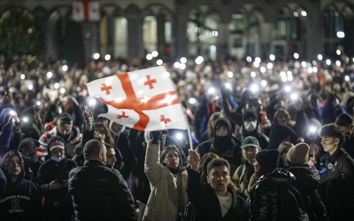 Protesti Gruzijā. Foto: EPA/DAVID MDZINARISHVILI