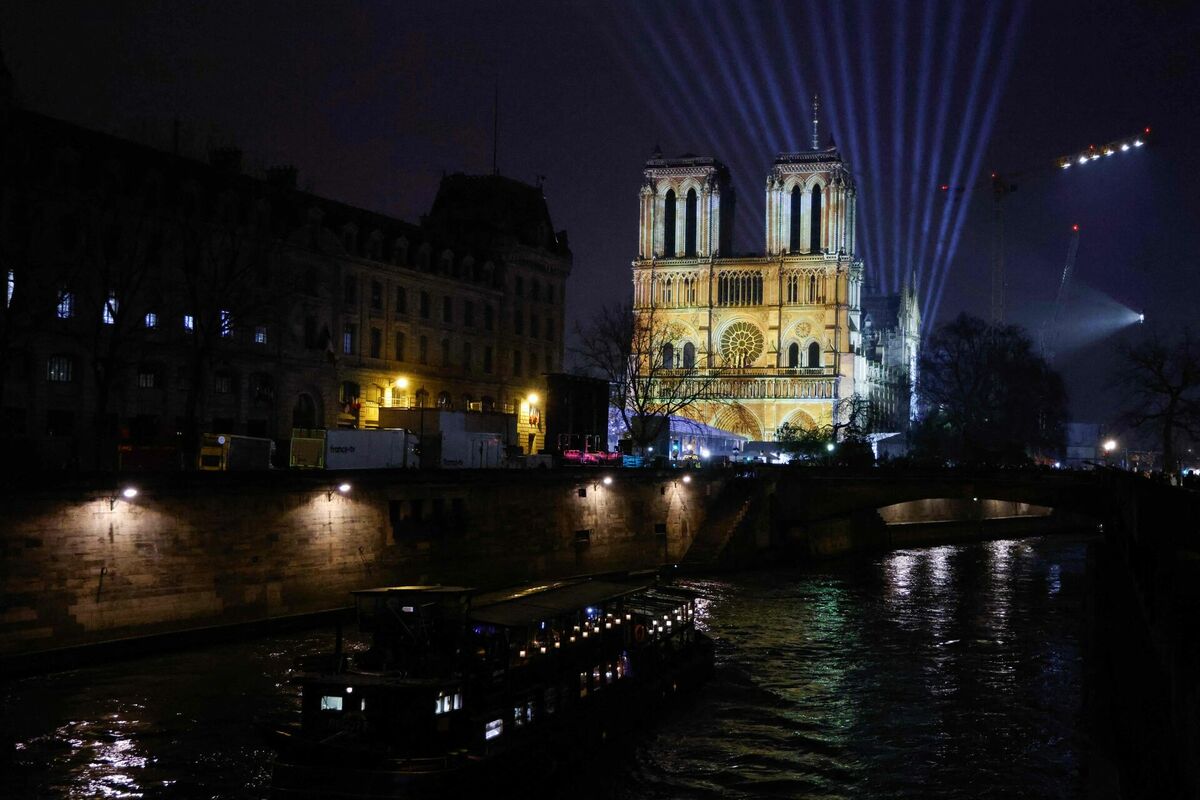 Parīzes Dievmātes katedrāle Francijā. Foto: Ludovic MARIN / AFP)