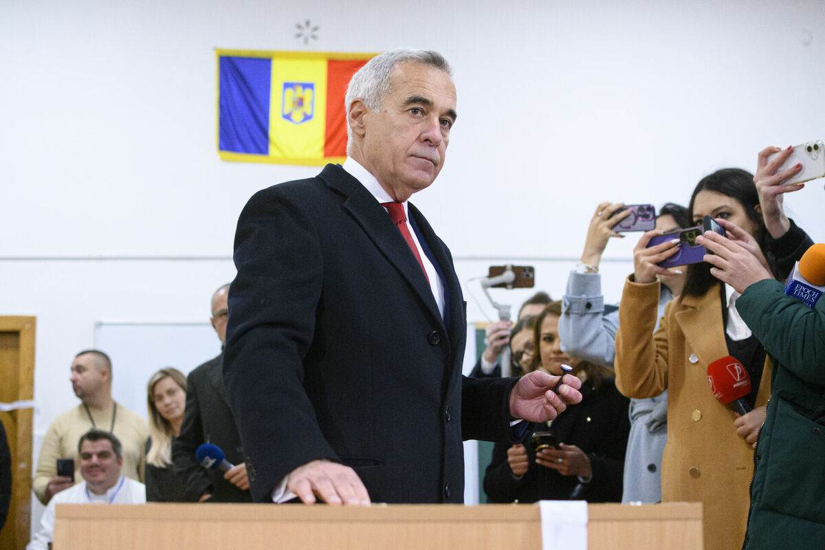 Rumānijas prezidenta amata kandidāts Kelins Džordžesku. Foto: AP Photo/Alexandru Dobre