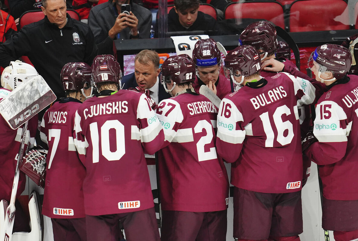 Latvijas U20 hokeja izlase. Foto: scanpix/Sean Kilpatrick/The Canadian Press via AP