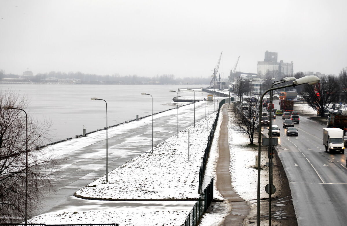 Skats uz Daugavu un Eksporta ielu. Foto: Lita Millere/LETA