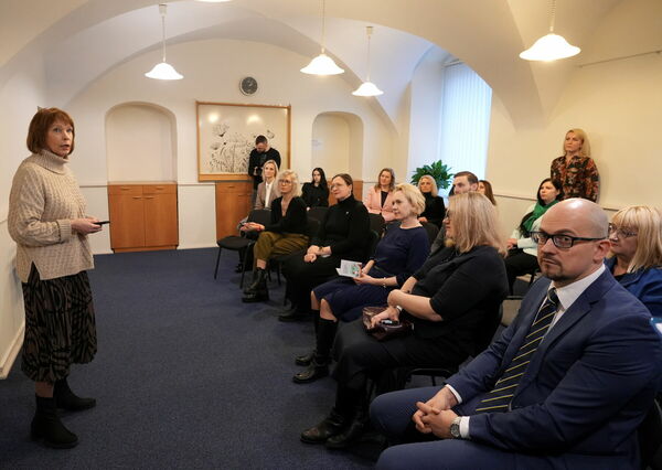 	Atklāj rokasgrāmatu "Rīcība valsts apdraudējuma gadījumā". Foto: Evija Trifanova/LETA