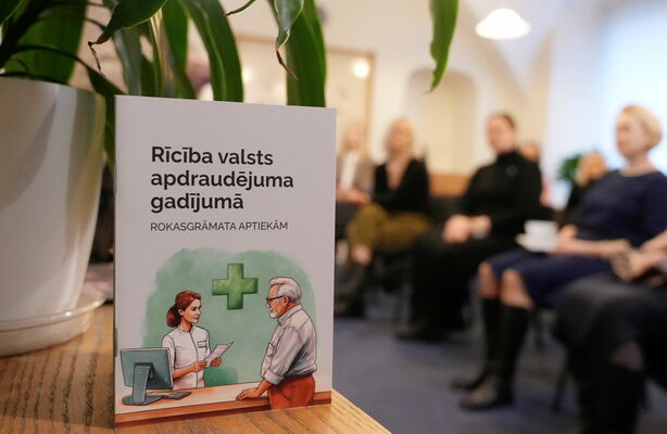 	Atklāj rokasgrāmatu "Rīcība valsts apdraudējuma gadījumā". Foto: Evija Trifanova/LETA
