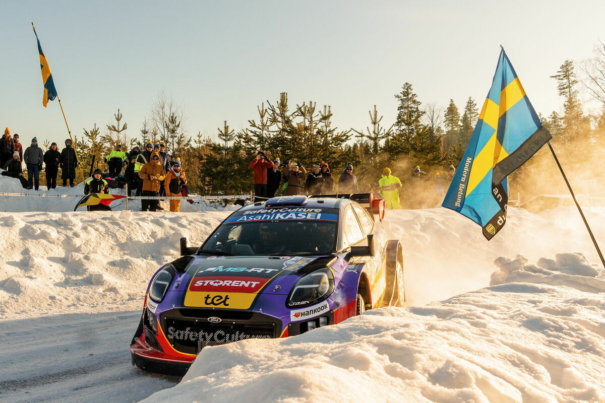 Latvijas rallija ekipāža ar pilotu Mārtiņu Sesku un stūrmani Renāru Franci. Foto: EPA/Peo Moller