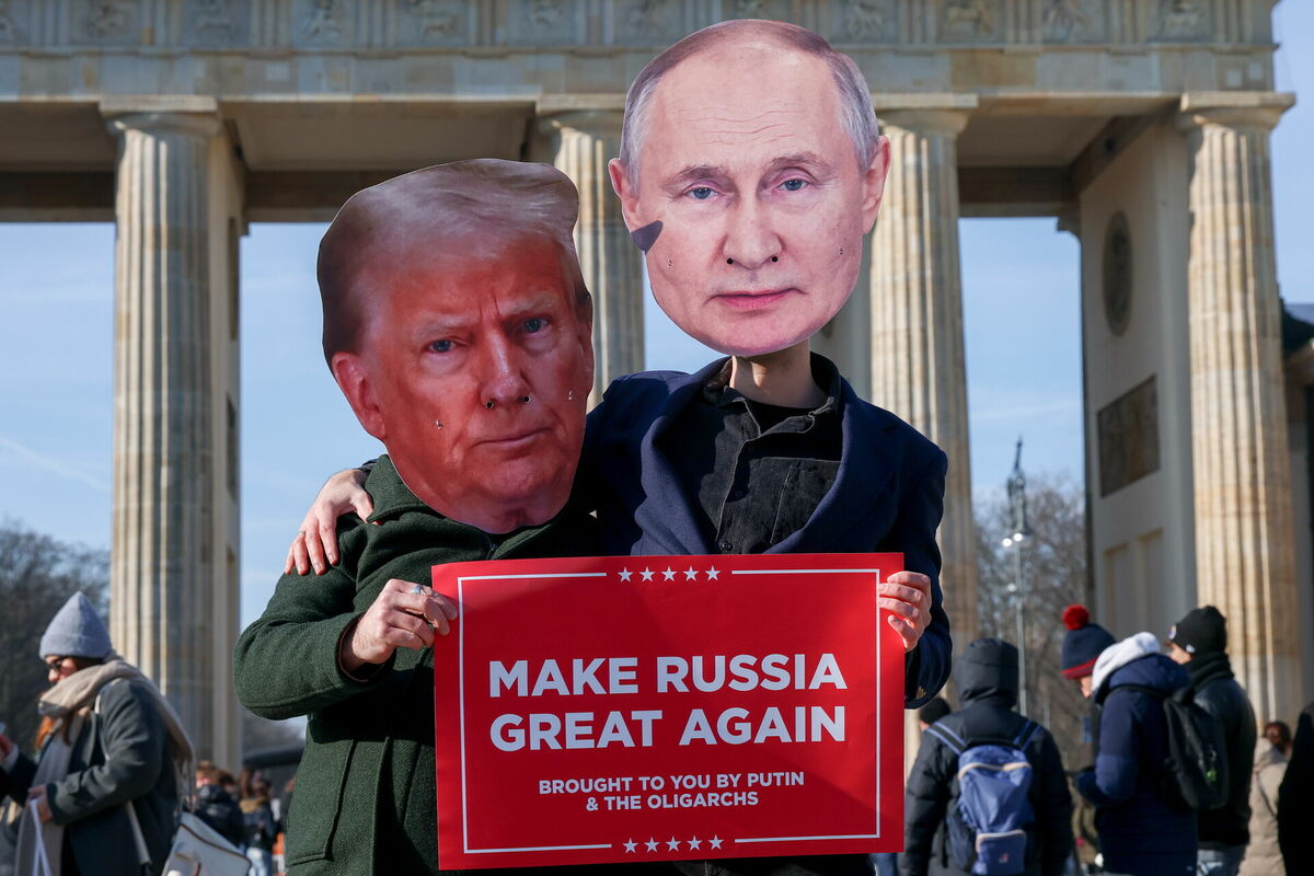 トランプは、プーチンが大規模な経済的取引を判断していることを発表します