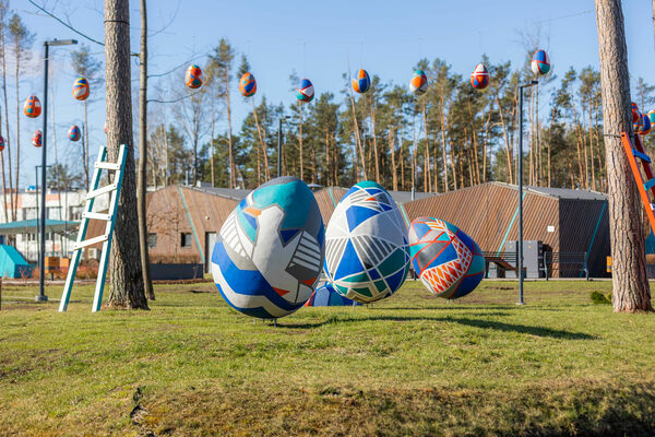Lieldienu dekorācijas Jūrmalā. Foto: Artis Veigurs/publicitātes attēli