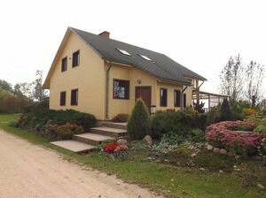 "Azarkrosti" viesu māja