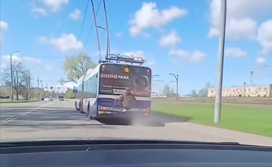 Foto: Ekrānšāviņš no video/ "Instagram"/sadursme