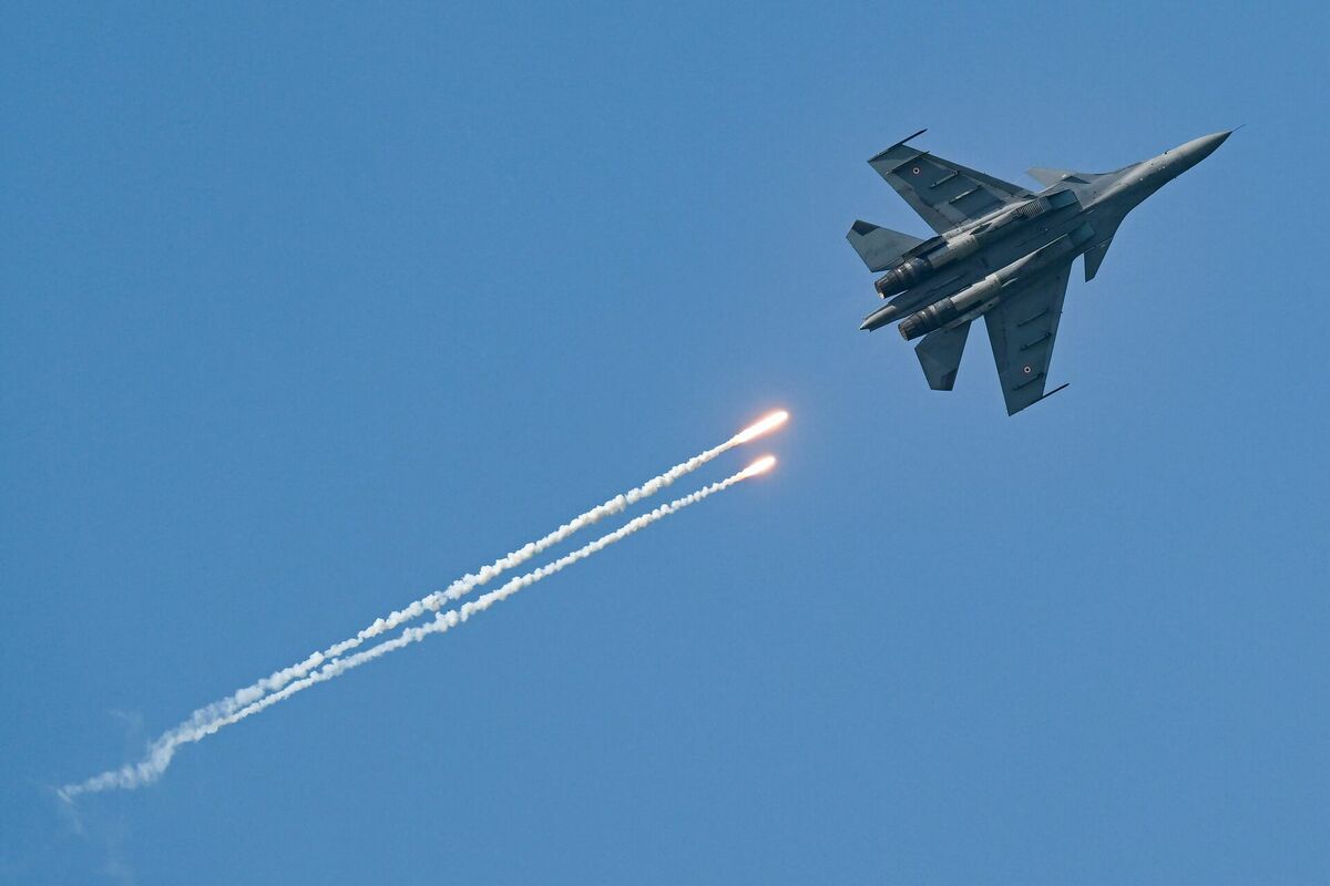 Iznīcinātājs "Su-30", attēls ilustratīvs. Foto: Indranil MUKHERJEE / AFP